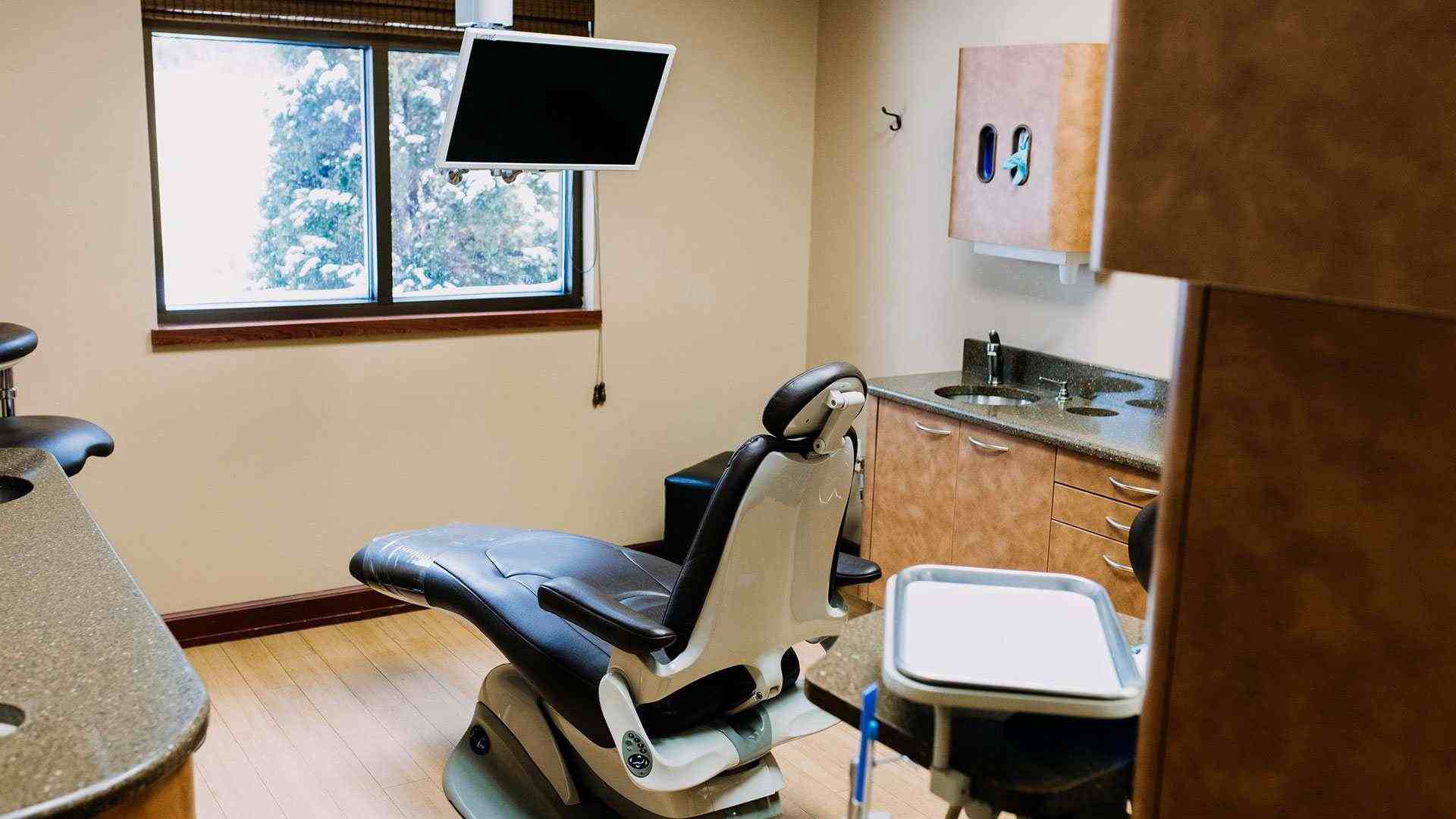 Treatment Room of Kurt R. Kwiatkowski DDS